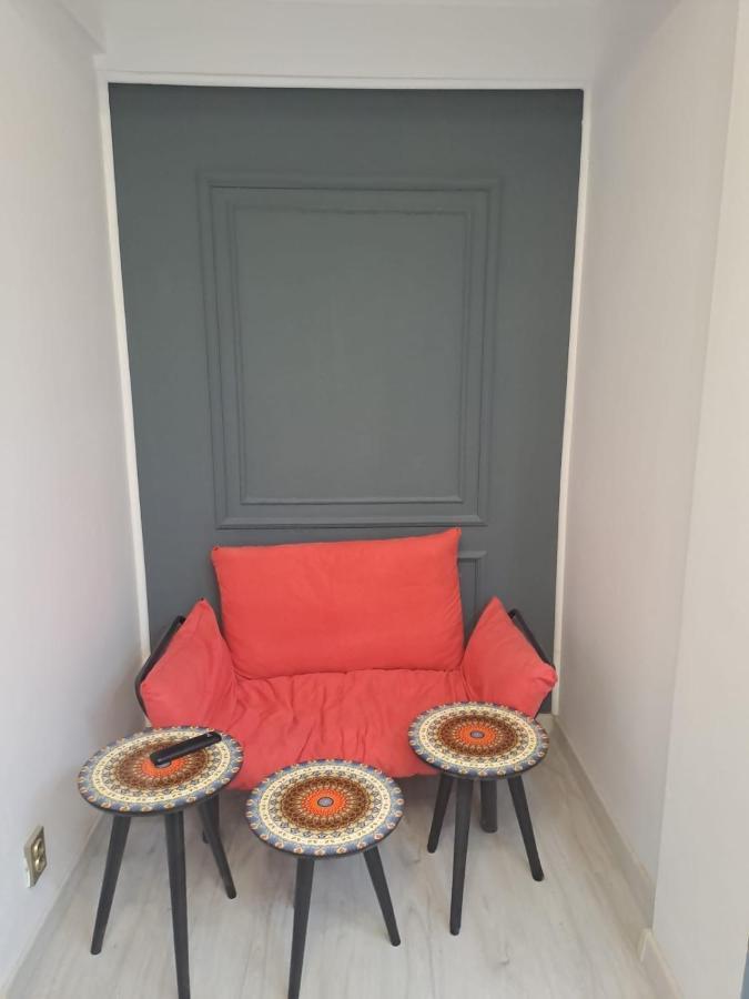 Deluxe Studio Oldtown Apartment Bukares Bagian luar foto